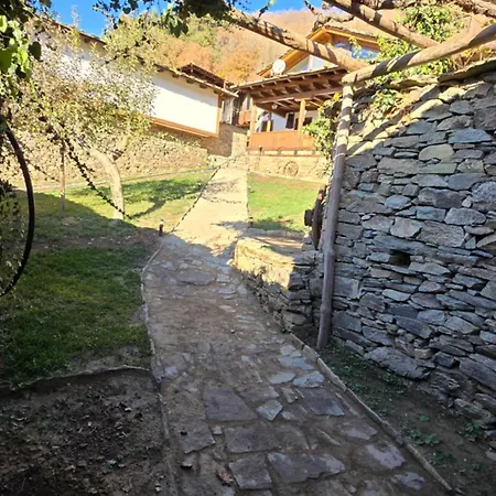 панорама Πανσιόν Leshten