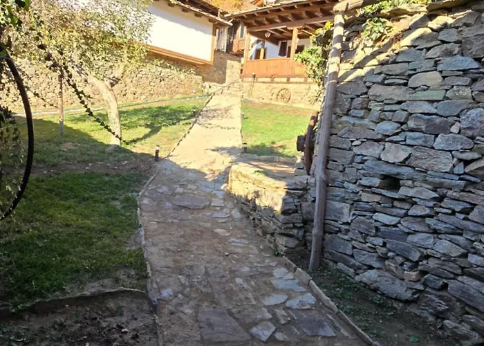 панорама Πανσιόν Leshten